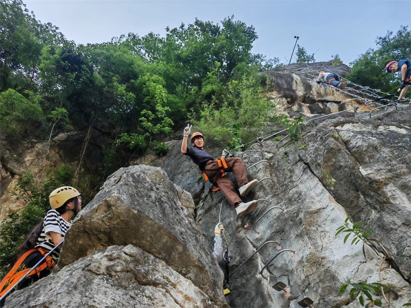  飛拉達(dá)攀巖 